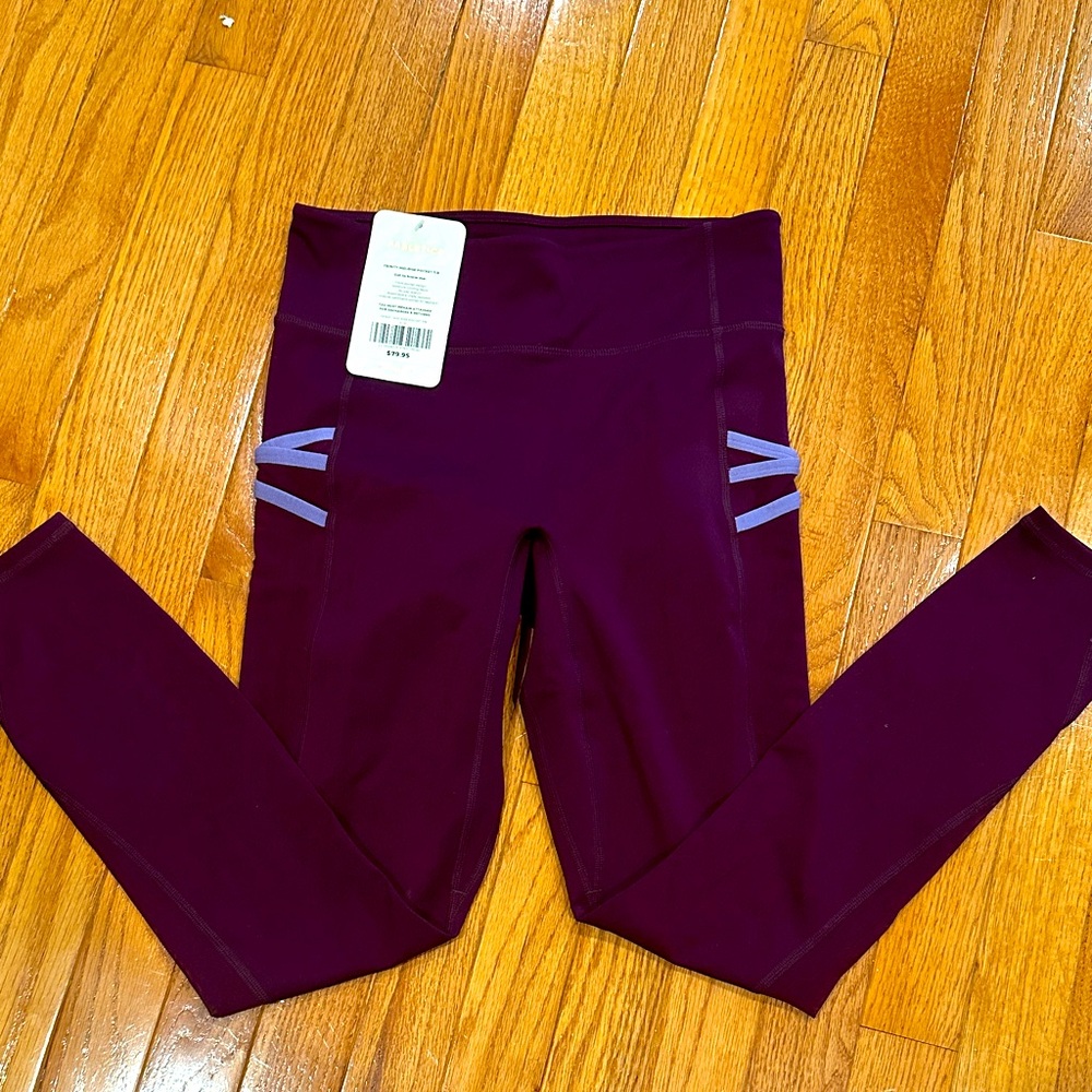 NWT Fabletics Trinity mid-rise pocket 7/8